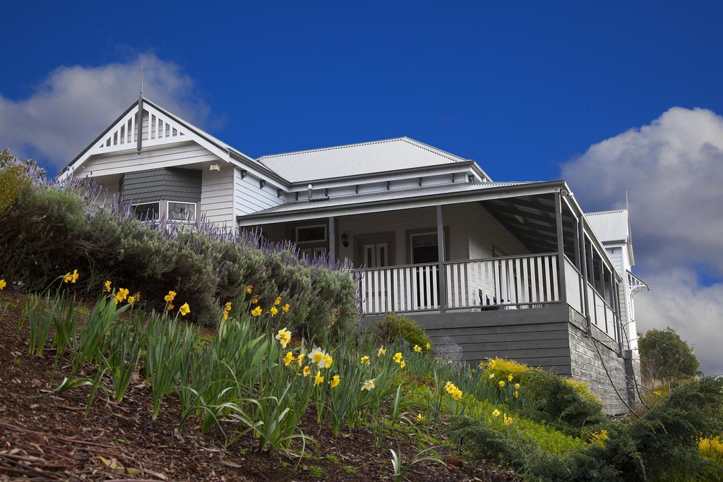 House On The Hill Bed And Breakfast Huonville Exterior photo