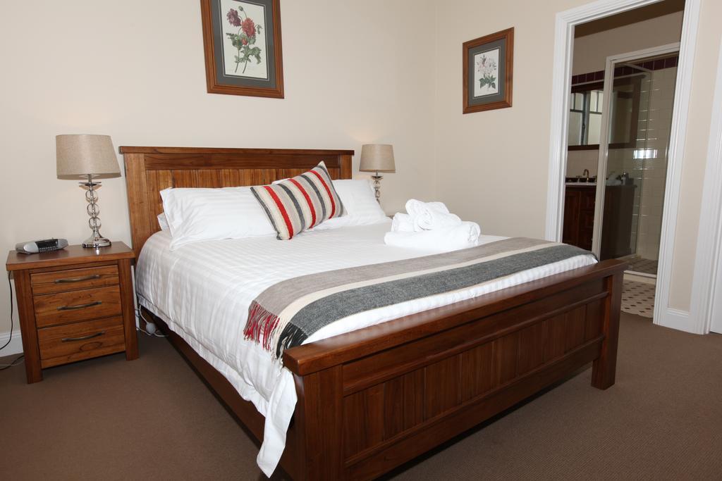 House On The Hill Bed And Breakfast Huonville Room photo